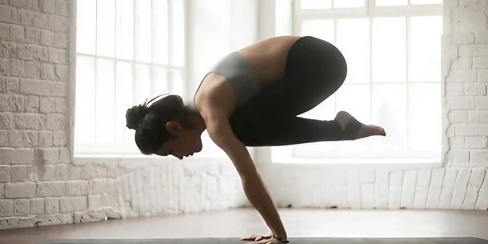 Posturas invertidas en yoga: cómo hacerlas y beneficios Posturas invertidas en yoga: cómo hacerlas y beneficios